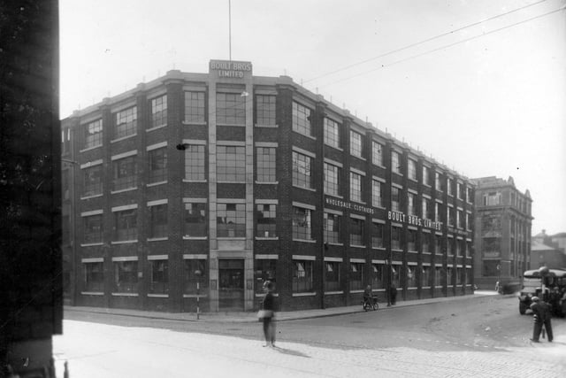 Boult Brothers clothing manufactorers Ltd at 71 St Pauls Street. View is looking from junction with Queen Street. Pictured in August 1937.