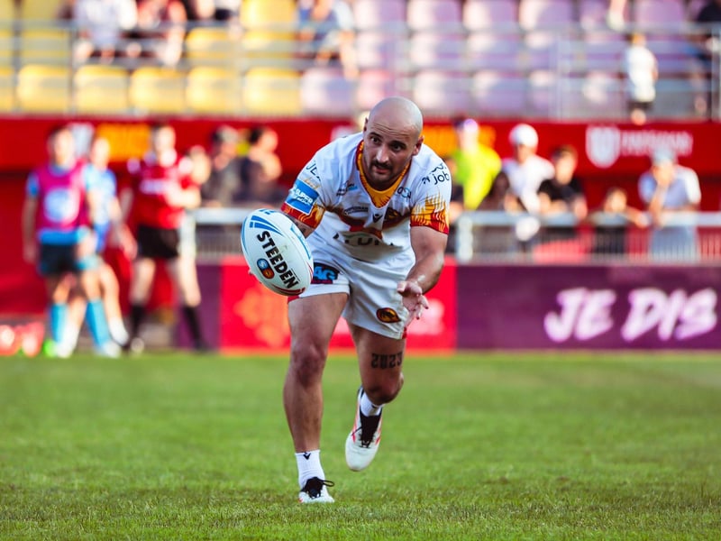 Grade B dangerous throw, three penalty points, total points 6.5 - one-match suspension.