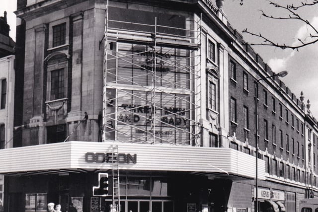 It was converted to a twin cinema in 1969 and in 1978 a third screen was built in the former Paramount Restaurant.