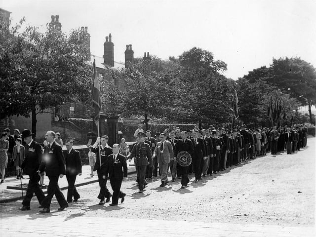 Enjoy these photo memories from around Bramley in the 1940s. PIC: Leeds Libraries, www.leodis.net