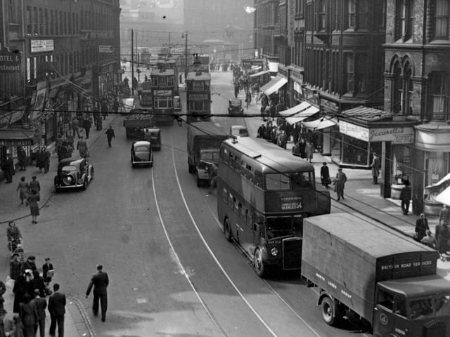 The Griffin hotel and Jacomellis restaurant opposite are clearly seen in this photo from April 1951.