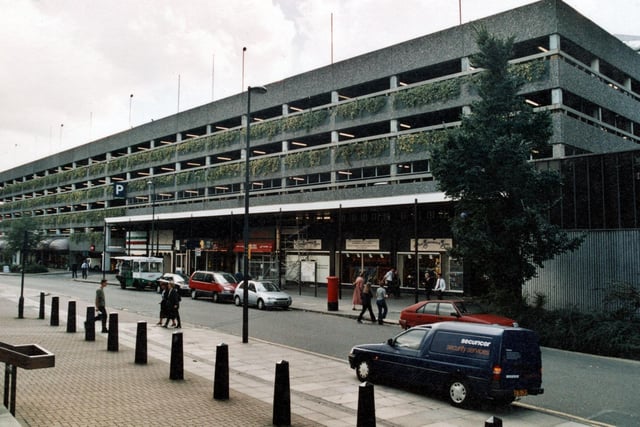 Share your memories of the Merrion Centre in the 1990s with Andrew Hutchinson via email at: andrew.hutchinson@jpress.co.uk or tweet him - @AndyHutchYPN