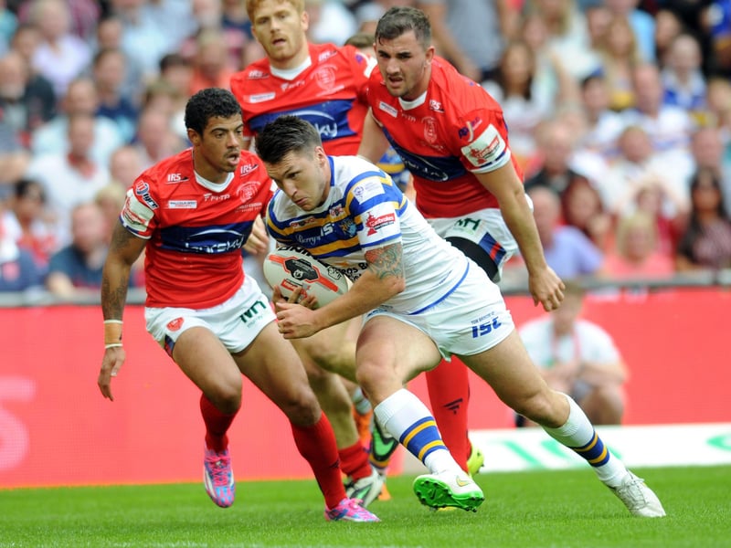 Tom Briscoe grabs his first and Rhinos' third try to make it 16-0 after 20 minutes. That's how it remained at half-time.