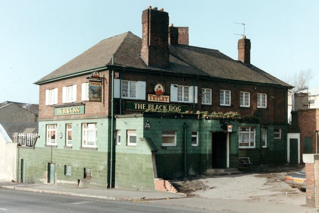 The Black Dog on Ellerby Lane in Richmond Hill pictured in 1992. Flats  now occupy the site.