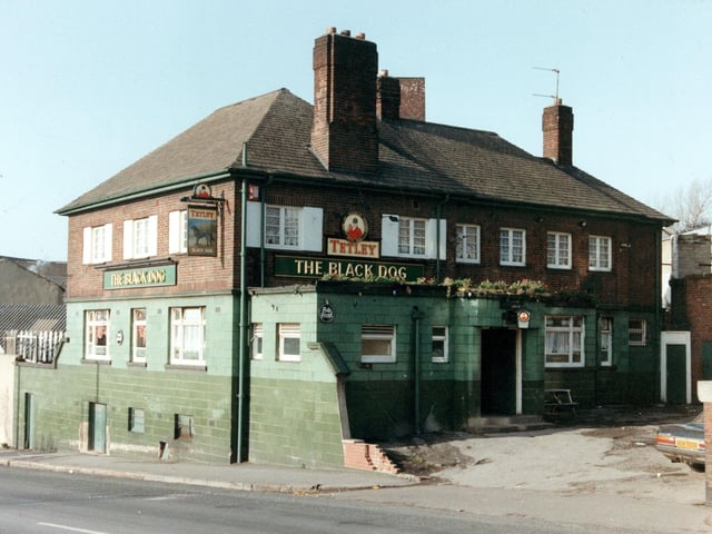 The Black Dog on Ellerby Lane in Richmond Hill pictured in 1992. Flats now occupy the site.