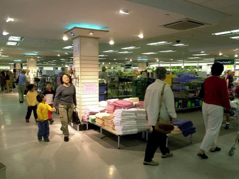 It was the Leeds store that became a mecca for those seeking a bargain. Readmans was one of the most famous stores in Leeds for discounted clothes and homewares. The car park was always jam packed with cars, and even coachloads, full of happy shoppers.