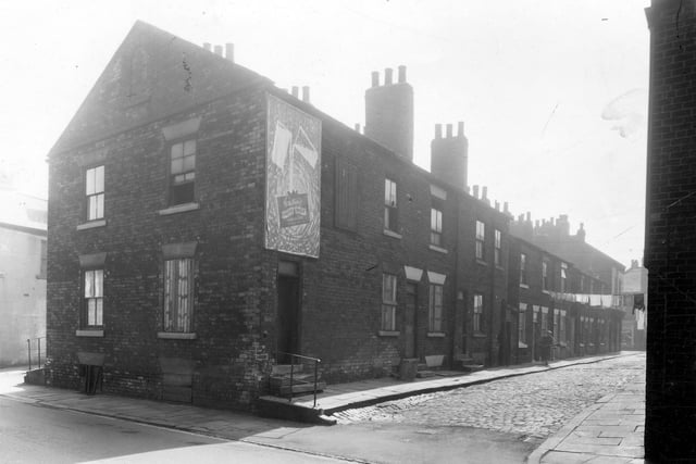 Back-to-back houses on Sykes Street in April 1959.