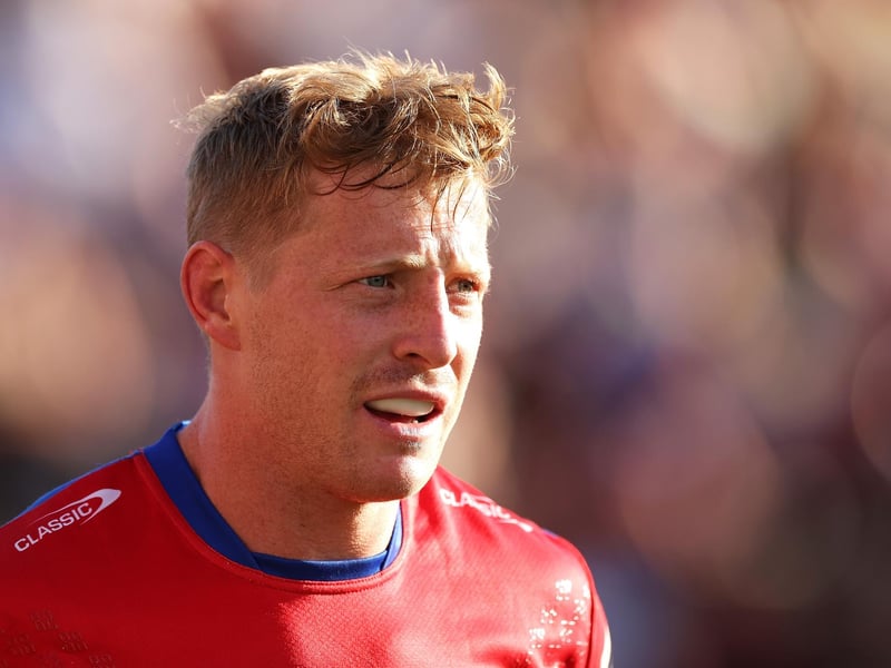 The 29-year-old full-back will join Rhinos from Newcastle Knights in pre-season on a three-year contract, until the end of 2026.