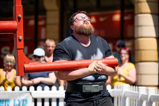 George Smith, Leeds strongest man 2024, in action.