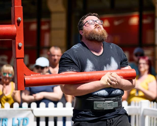 George Smith, Leeds strongest man 2024, in action.