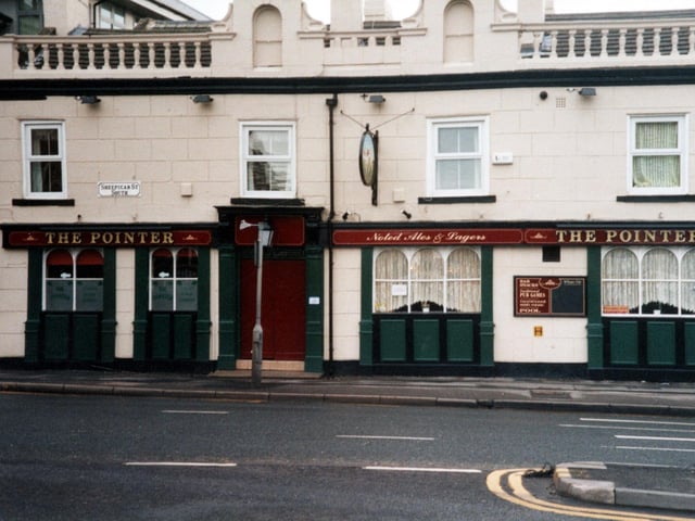 The Pointer was located on Sheepscar Street South. It was opened in the 1930s by landlord Joseph Vessey as Pointer Inn The Irish Bar. The facade is cream stone with red and green wood panelling.It called last orders in 2008.