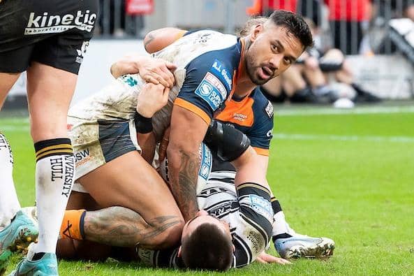 Kenny Edwards in Super League action against Hull earlier this season. Picture by Allan McKenzie/SWpix.com.