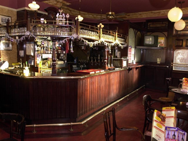 Inside The Cardigan Arms on Kirkstall Road in December 2002.