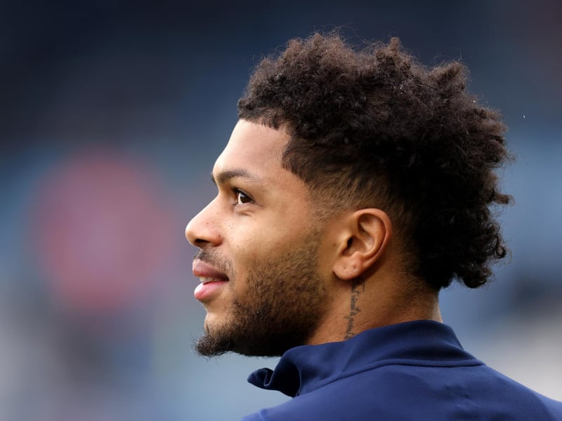 An absolute menace, both on and off the ball. What he did with the ball was almost always eye catching and most of it worked brilliantly. Showed a real hunger to win the ball back. Drew fouls.