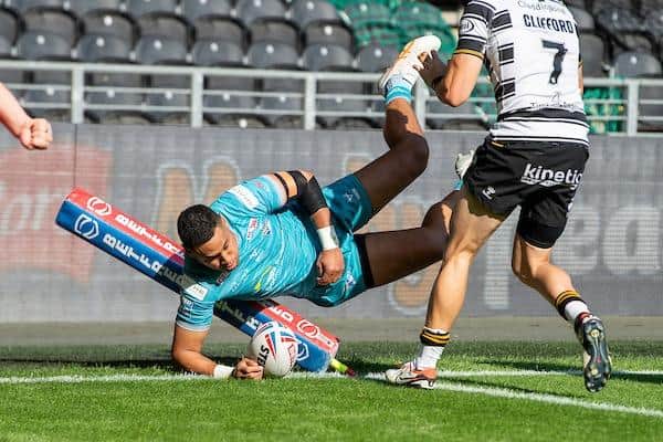 David Fusitu'a touches down for a spectacular try in Rhinos' victory at Hull FC. Picture by Allan McKenzie/SWpix.com.