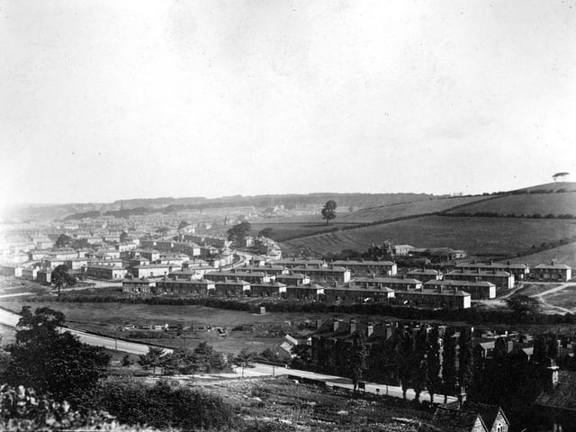 Towards the left, Farm Hill leaves Meanwood Road before curving back on itself enclosing Farm Hill Square and Crescent. To the right are Sugarwell Road and Sugarwell Mount with Model Farm just visible behind. The clump of trees on the horizon, far right, were known locally as the Seven Sisters. View looks towards Sugarwell Hill.