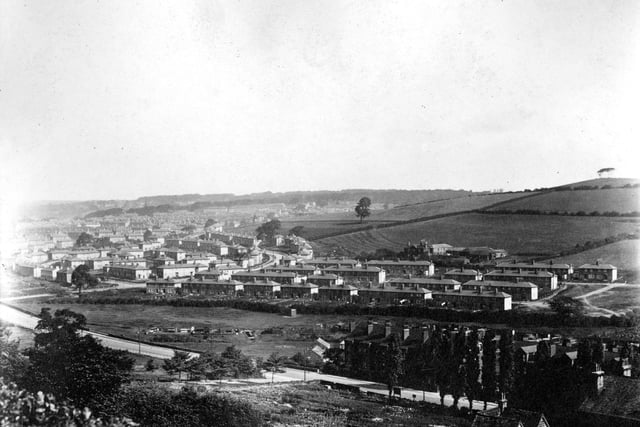 Towards the left, Farm Hill leaves Meanwood Road before curving back on itself enclosing Farm Hill Square and Crescent. To the right are Sugarwell Road and Sugarwell Mount with Model Farm just visible behind. The clump of trees on the horizon, far right, were known locally as the Seven Sisters. View looks towards Sugarwell Hill.