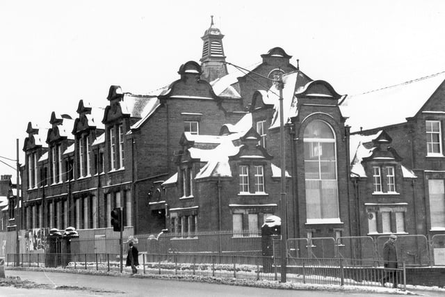 Harehills Primary School after closure, taken in the winter of 1987. The roof of the Victoria building closed in 1986 due to a structural fault which rendered it unsafe and plans were underway to construct two new schools, one in the Bankside area and the other on the Rank Optics site. Harehills Primary School dated from 1891 and was one of the original schools to be built by Leeds School Board.
