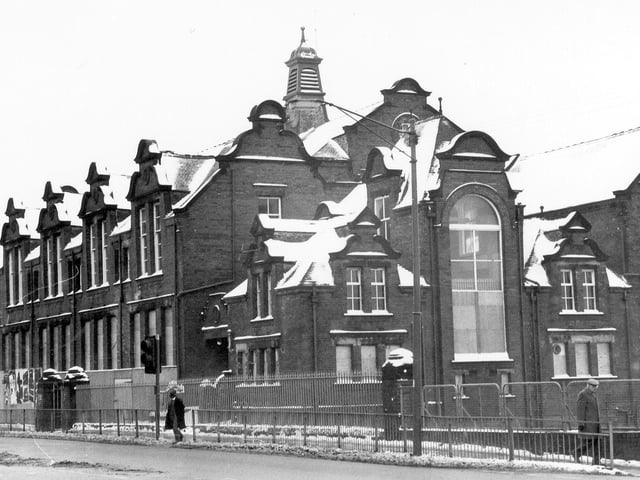 Harehills Primary School after closure, taken in the winter of 1987. The roof of the Victoria building closed in 1986 due to a structural fault which rendered it unsafe and plans were underway to construct two new schools, one in the Bankside area and the other on the Rank Optics site. Harehills Primary School dated from 1891 and was one of the original schools to be built by Leeds School Board.