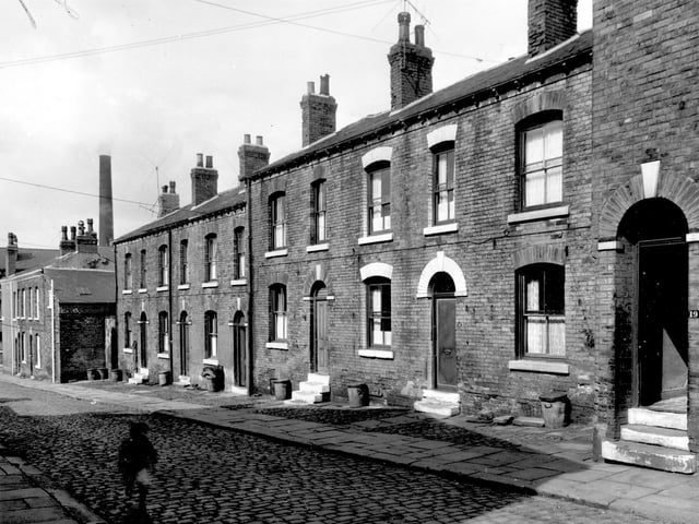 Back Barrack Street, looking towards Sheepscar Street in July 1958.