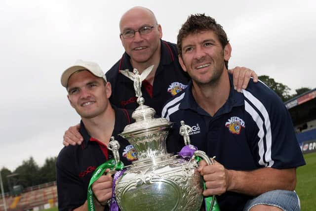 John Kear, middle, seen at a Challenge Cup promotion in 2008 with then-Wakefield Trinity players Danny Brough, left and Jason Demetriou who are both set to attend Saturday's game against Hull KR. Picture by Vaughn Ridley/SWpix.com.