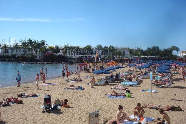 Leeds Bradford to Gran Canaria. Flights available from £185.