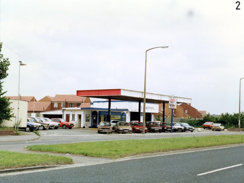John O'Gaunts Service Station on Leeds Road in Rothwell in June 1990.