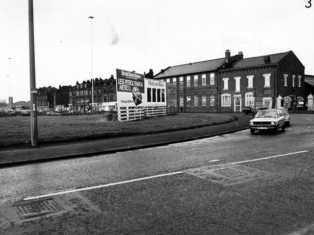 Hunslet's Victoria Road looking up towards Meadow Lane in January 1982. Ascott Motors  is just visible in the background. It was the subject of a planning application for a new car showroom.