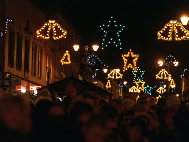 An illuminating sight. Morley Christmas lights in November 1998.