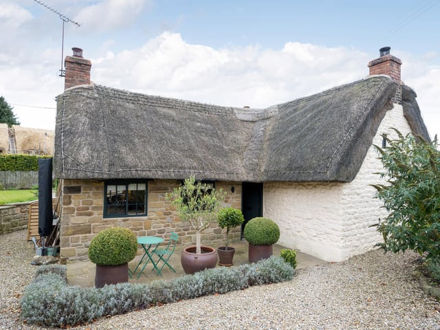 A unique home with a separate annexe, in a village renowned for its world class cuisine.
