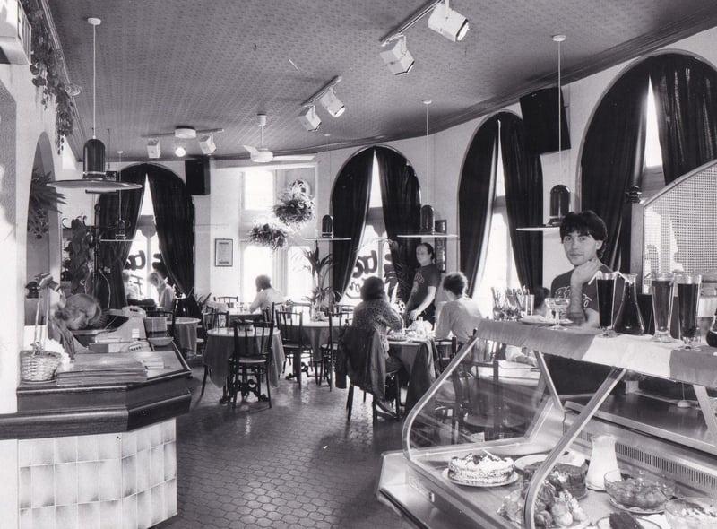 Bistro Fiori on Commercial Street in the city centre boasted 16 starters and 17 specialities with house wine £4.70 for a litre back in April 1984.
