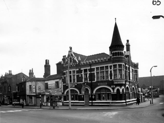 Did you enjoy a drink here back in the day? The Volunteer pub on Holbeck Lane pictured in March 1965. The building boasted a very distinctive castle style with a central turret and crenellated roof. To the left of the pub is P. Pattenden's newsagents also selling greetings cards and stationery. On the right edge Domestic Street can be seen.