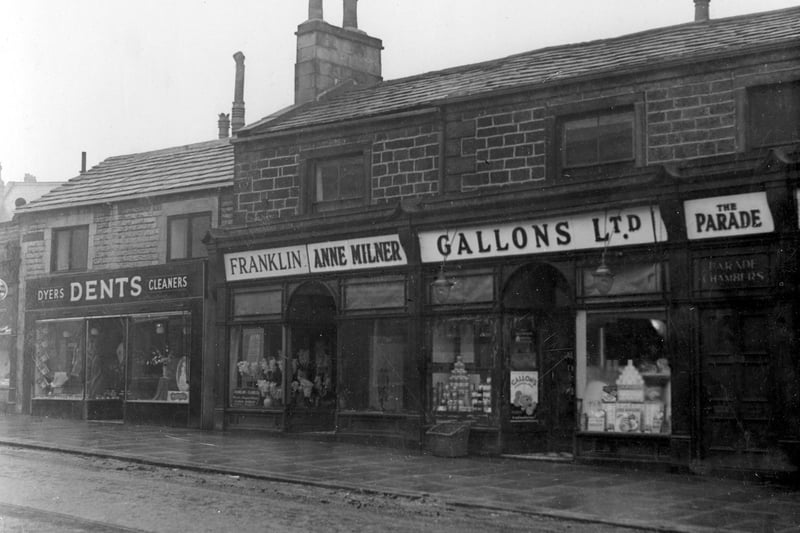 North Lane in January 1940. The Parade has its own numbering. Number 1, William Franklin, florist, also Miss Anne Milner ladies dressmaker. Number 2, branch of Gallons Ltd, grocers. On the right, entrance to Parade Chambers.