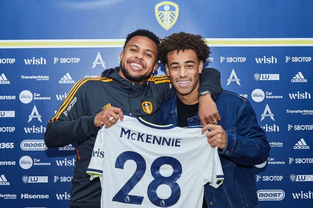 Leeds United man Tyler Adams poses with the Whites' new addition Weston McKennie and the No. 28 shirt (Pic: Leeds United)