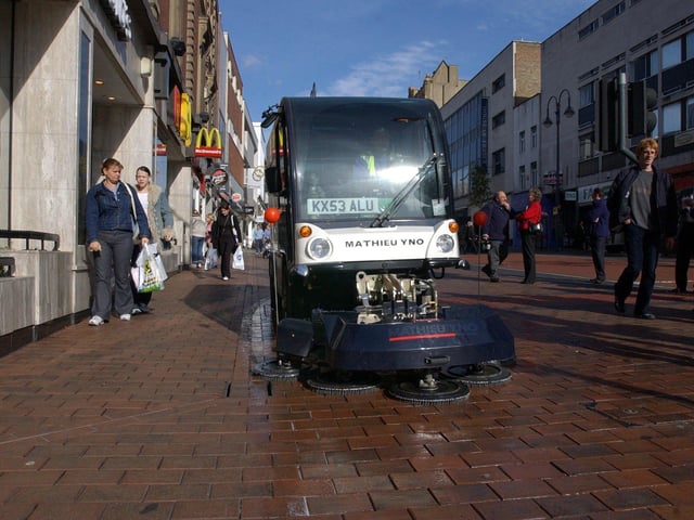 This machine was the latest tool in the fight to clean chewing gum off the streets of the city centre in October 2003.