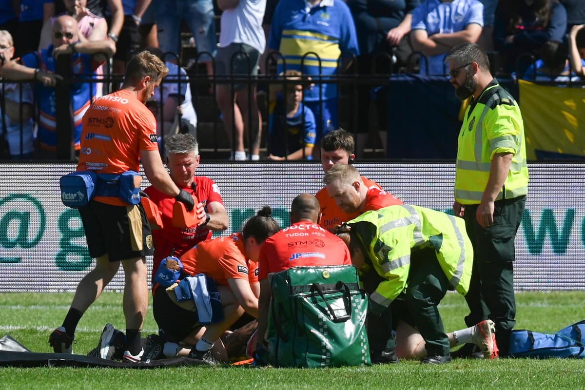 Update as Leeds Rhinos' Danny Levi taken to hospital during loss at ...