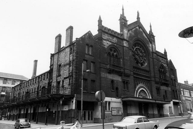 The former Gaumont Cinema on Cookridge Street which closed in December 1861.  It became a Bingo Hall until 1969 and this image was taken after it had closed. The building would g on to become home to the legendary T&C nightspot.