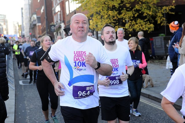 Runners raised money for Age UK. (pic by Steve Riding)