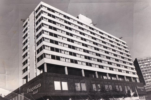 October 1976 and members of the 14 strong band Stylistics returned to the hotel to find that 12 rooms they were occupying on the fourth floor had been broken into. Police had a good description of the man they were seeking  - he came face to face with rhythm guitarist George Overton while he was searching his room.