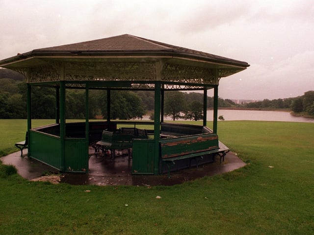 Share your memories of north Leeds in 1997 with Andrew Hutchinson via email at: andrew.hutchinson@jpress.co.uk or tweet him - @AndyHutchYPN