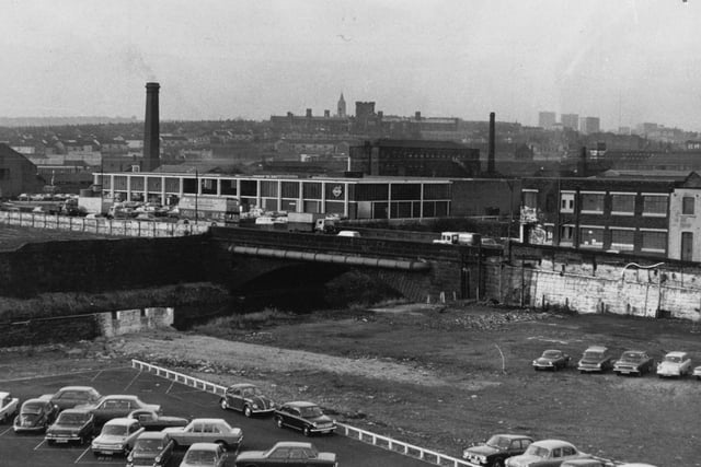 Wellington Bridge was being widened for a second time in November 1971. The photo was taken from the Yorkshire Evening Post building. It opened in 1818.