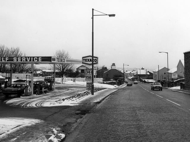Lowtown in January 1982 with a Texaco self service petrol station on the left.