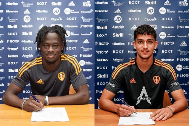 Darko Gyabi (L) and Sonny Perkins (R) sign for Leeds United (Pic: Leeds United)