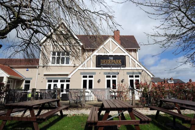 The Festive Menu includes everything from the classic roast turkey with all the trimmings to a range of seafood. This pub is also open on Christmas Day, offering four courses for 75.95