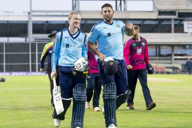 Yorkshire's Jonny Tattersall & Tim Bresnan guide their side to a quarter-final inal play-off after defeating Northamptonshire. (Picture: SWPIx.com)