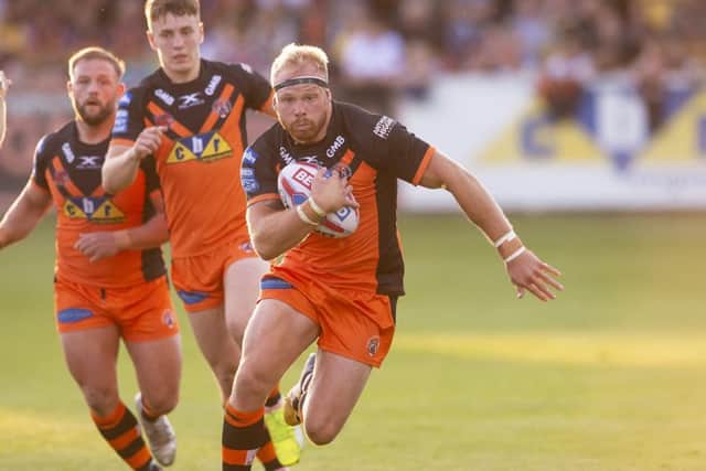 Oliver Holmes: Has made more than 150 appearances for Castleford Tigers.