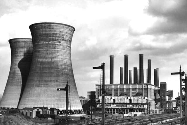 Leeds, 25th April 1949

Kirkstall Power station
