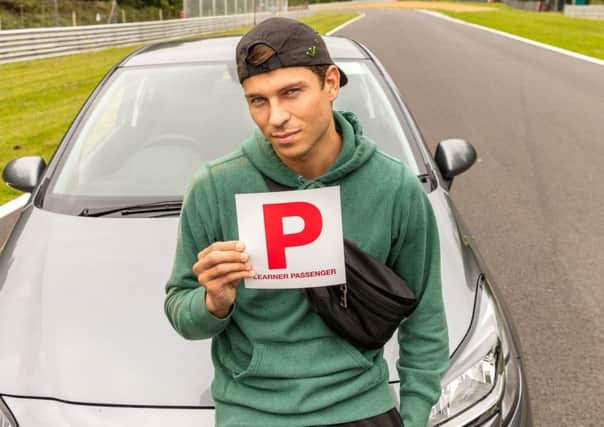 Joey Essex is encouraging 18-25 year old passengers to be more responsible as part of MORE TH>Ns Distracting Passengers campaign which aims to rule out distracting passenger behaviour such as taking selfies, encouraging speeding and playing loud music.