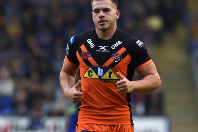 Castleford Tigers full-back Calum Turner has joined Featherstone Rovers on loan.