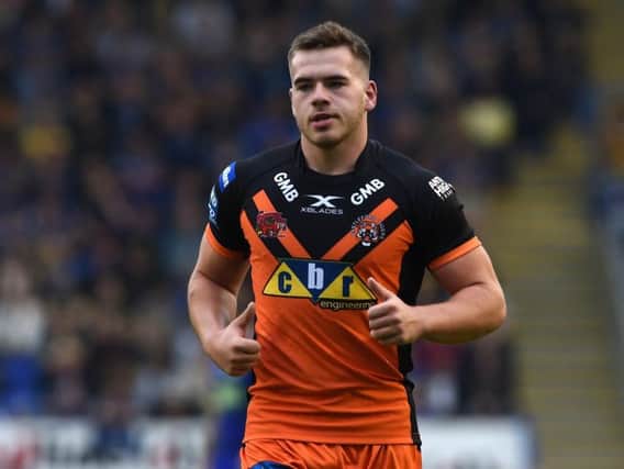 Castleford Tigers full-back Calum Turner has joined Featherstone Rovers on loan.